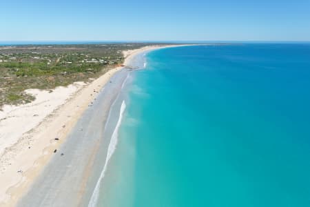 Aerial Image of CABLE BEACH LOOKING SOUTH