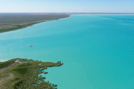 Aerial Image of ROEBUCK BAY LOOKING EAST