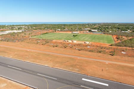 Aerial Image of BROOME AIRPORT RUNWAY 10, LOOKING SOUTH-EAST