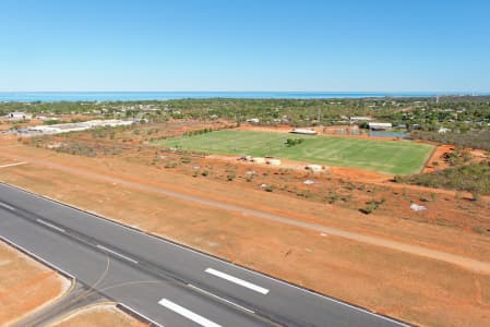 Aerial Image of BROOME AIRPORT RUNWAY 10, LOOKING SOUTH-EAST