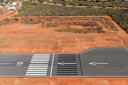 Aerial Image of BROOME AIRPORT RUNWAY 10, LOOKING SOUTH