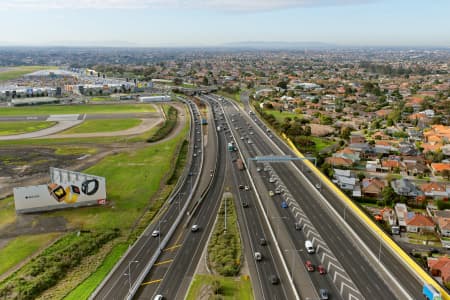 Aerial Image of TULLAMARINE FREEWAY, ESSENDON, LOOKING EAST