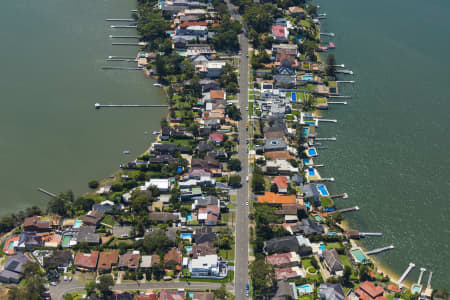 Aerial Image of KANGAROO POINT NEW SOUTH WALES WATER FRONT HOMES