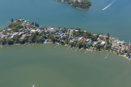 Aerial Image of KANGAROO POINT NEW SOUTH WALES WATER FRONT HOMES