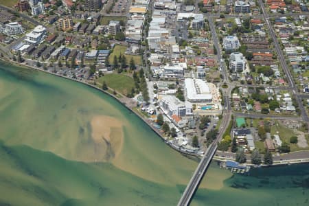 Aerial Image of THE ENTRANCE