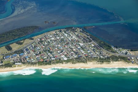 Aerial Image of THE ENTRANCE NORTH