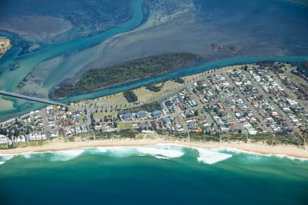 Aerial Image of THE ENTRANCE NORTH