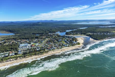 Aerial Image of LAKE CATHIE