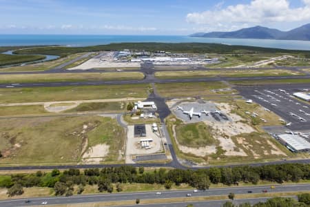 Aerial Image of CAIRNS AIRPORT AEROGLEN