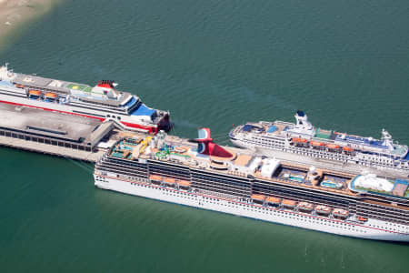 Aerial Image of CARNIVAL SPIRIT DOCKED AT STATIOIN PIER