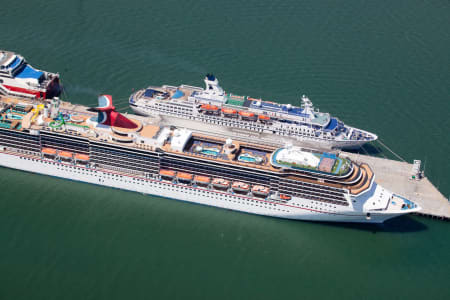 Aerial Image of CARNIVAL SPIRIT DOCKED AT STATIOIN PIER