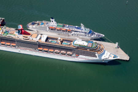 Aerial Image of CARNIVAL SPIRIT DOCKED AT STATIOIN PIER