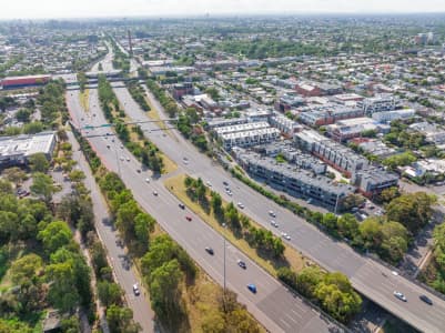 Aerial Image of EASTERN FREEWAY AND CLIFTON HILL