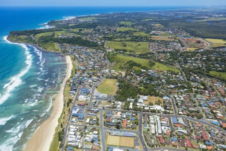 Aerial Image of LENNOX HEAD AERIAL