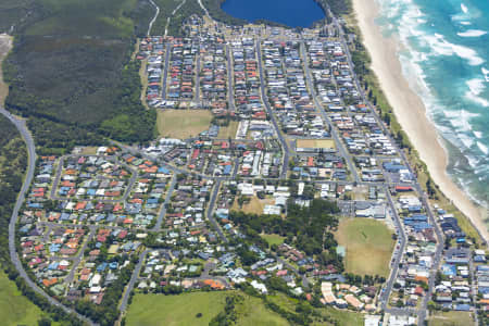 Aerial Image of LENNOX HEAD AERIAL