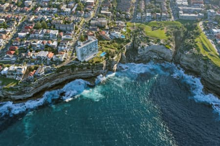 Aerial Image of VAUCLUSE CLIFFS FROM THE EAST