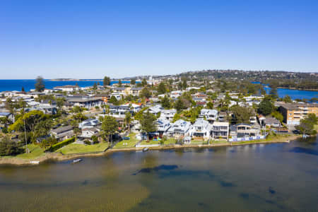 Aerial Image of NARRABEEN LAKEFRONT