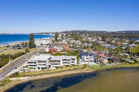 Aerial Image of NARRABEEN LAKEFRONT