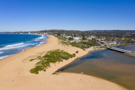 Aerial Image of NARRABEEN BEACH AND LAKE