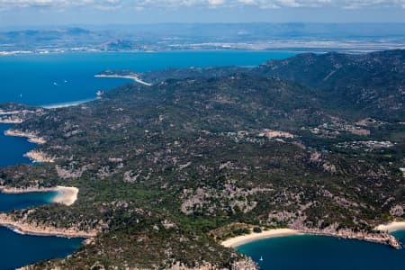 Aerial Image of MAGNETIC ISLAND