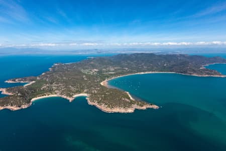 Aerial Image of MAGNETIC ISLAND