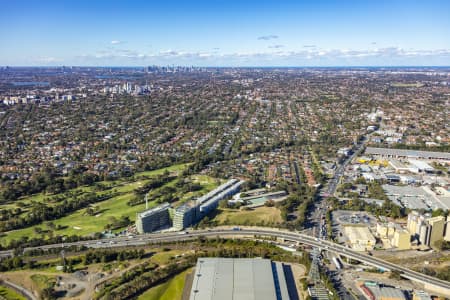 Aerial Image of SOUTH STATHFIELD GOLF COURSE