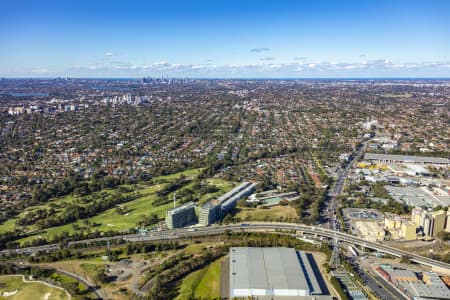 Aerial Image of SOUTH STATHFIELD GOLF COURSE