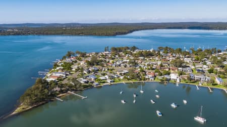 Aerial Image of MANNERING PARK