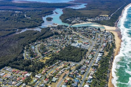 Aerial Image of LAKE CATHIE, PORT MACQUARIE