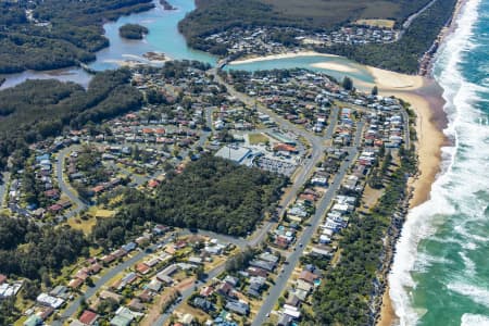Aerial Image of WOOLWORTHS LAKE CATHIE