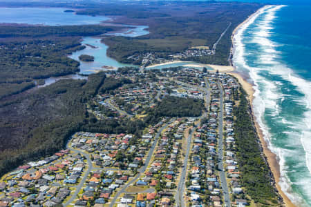 Aerial Image of LAKE CATHIE, PORT MACQUARIE