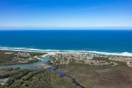 Aerial Image of WOOLWORTHS LAKE CATHIE