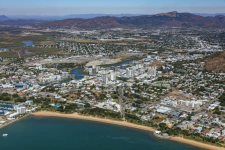 Aerial Image of THE STRAND AND NORTH WARD TOWNSVILLE