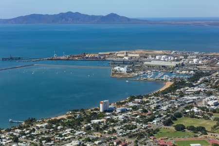 Aerial Image of THE STRAND AND NORTH WARD TOWNSVILLE