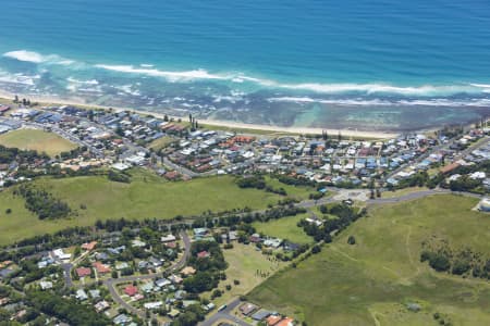 Aerial Image of LENNOX HEAD AERIAL