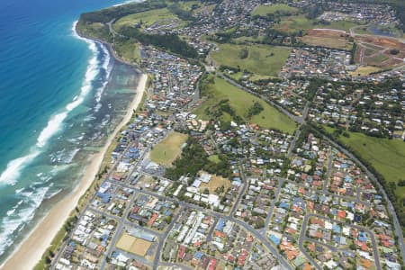 Aerial Image of LENNOX HEAD AERIAL