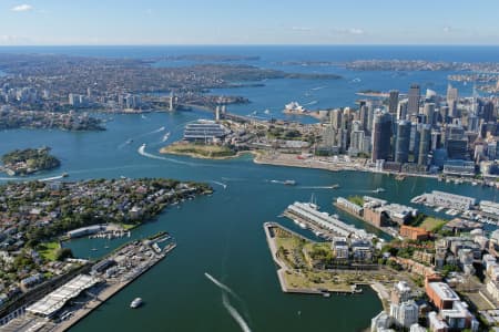 Aerial Image of JOHNSTONS BAY LOOKING EAST