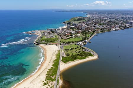 Aerial Image of NOBBYS BEACH LOOKING SOUTH
