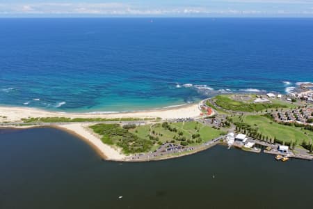 Aerial Image of NOBBYS BEACH LOOKING EAST