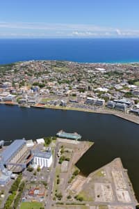 Aerial Image of PORT OF NEWCASTLE LOOKING SOUTH-EAST OVER CITY