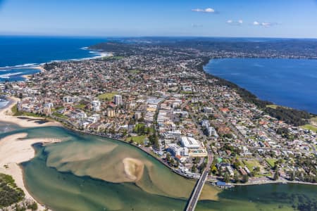 Aerial Image of THE ENTRANCE