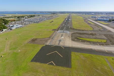 Aerial Image of SYDNEY AIRPORT, RUNWAY 25