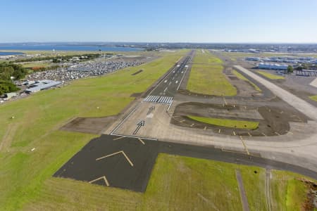 Aerial Image of SYDNEY AIRPORT, RUNWAY 25