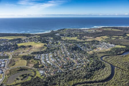 Aerial Image of LENNOX HEAD