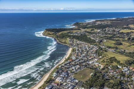 Aerial Image of LENNOX HEAD