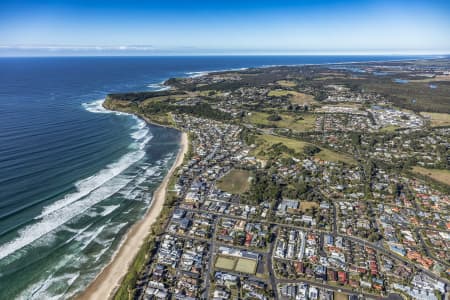 Aerial Image of LENNOX HEAD