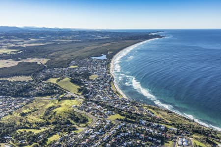 Aerial Image of LENNOX HEAD