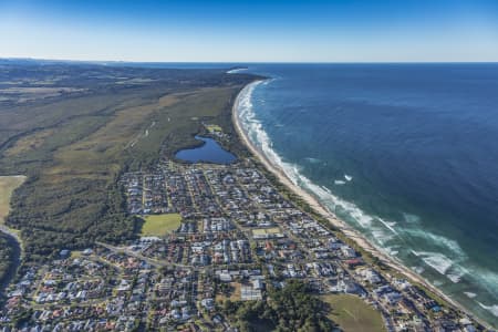 Aerial Image of LENNOX HEAD