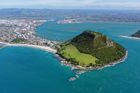 Aerial Image of MOUNT MAUNGANUI LOOKING SOUTH