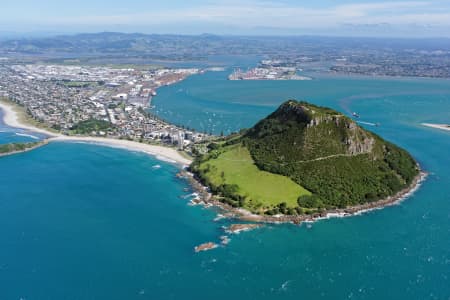 Aerial Image of MOUNT MAUNGANUI LOOKING SOUTH